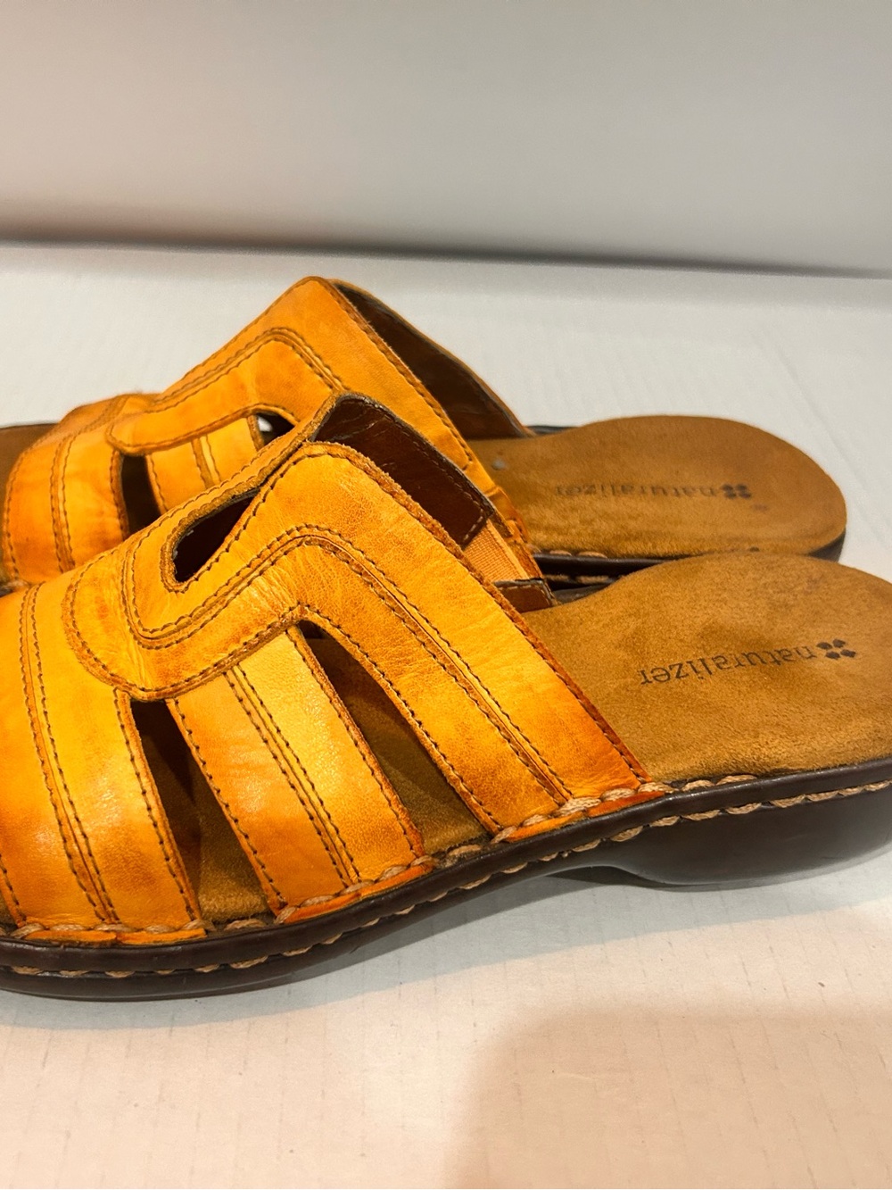 Naturalizer Women’s Size 6M Sun Gold Sandals